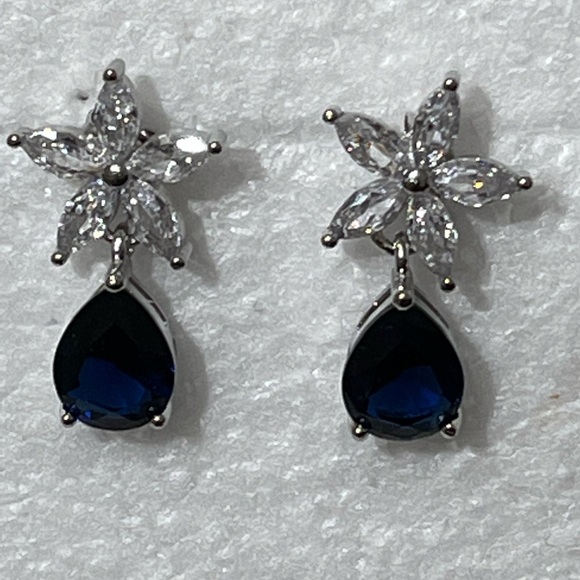 Luxury Flower Pear Solid 925 Sterling Silver Earrings for Women Anniversary Gift - Picture 3 of 3